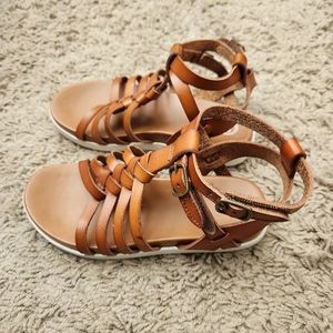 Girls Brown leather sandals size 11